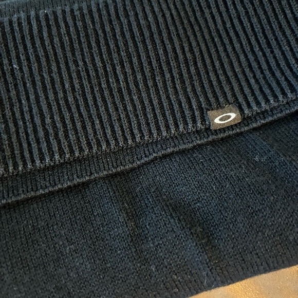Oakley Women’s black knit sweater. Size small - Picture 14 of 15